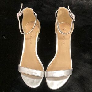 Charles Albert Silver Metallic Sandals Size 8